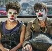 Una ola de videos que combina la canción “Ojitos Mentirosos” con un distintivo maquillaje de payaso ha tomado por asalto la plataforma TikTok. Una ola de videos que combina la canción “Ojitos Mentirosos” con un distintivo maquillaje de payaso ha tomado por asalto la plataforma TikTok.