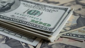 El valor del peso frente al dólar varía diariamente.