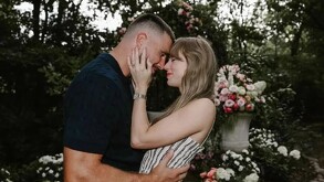 La propuesta de Travis Kelce a Taylor Swift no fue ostentosa, sino un momento privado y emotivo, según reveló el padre del jugador.