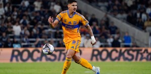 Los Tigres de la Universidad Autónoma de Nuevo León no quieren dejar salir a su defensa, quien se ha ganado la confianza de Guido Pizarro.