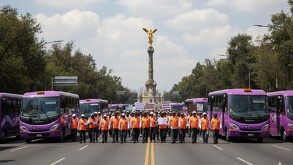 Conductores de camiones del trasporte público preparan megabloqueo en CdMx. Aquí te decimos cuándo es y cuáles son las vialidades afectadas.