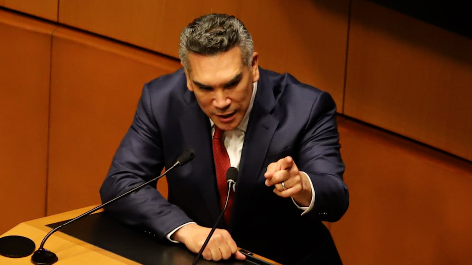 El Presidente Nacional del PRI, Alejandro Moreno, habló en el senado de la República y en sus redes sociales sobre la disputa con Gerardo Noroña.