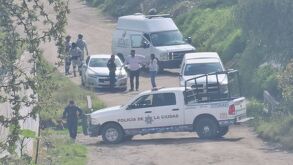 Dos personas muertas y con huellas de violencia fueron abandonadas en diferentes partes de Puebla; la fiscalía investiga ambos casos ocurridos este 27 de agosto