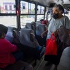 El INAPAM brinda diferentes descuentos y beneficios a los adultos mayores que cuentan con su tarjeta del instituto, entre ellos el transporte público El INAPAM brinda diferentes descuentos y beneficios a los adultos mayores que cuentan con su tarjeta del instituto, entre ellos el transporte público