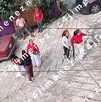¡Con bebé en brazos! Mujer amenaza con un arma de fuego a sus vecinos tras pelea callejera en Naucalpan. ¡Con bebé en brazos! Mujer amenaza con un arma de fuego a sus vecinos tras pelea callejera en Naucalpan.