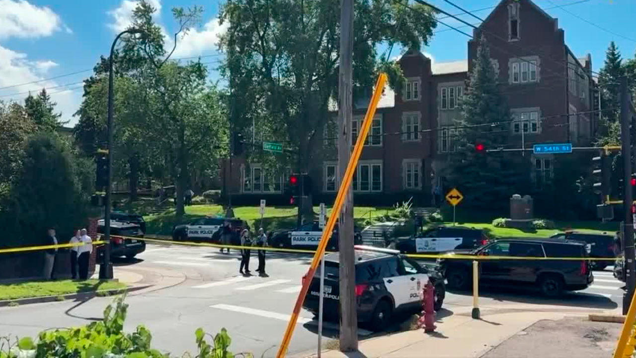 Un tiroteo en la Escuela Católica de la Anunciación en Minneapolis, Estados Unidos, dejó 2 niños muertos y 17 heridos.