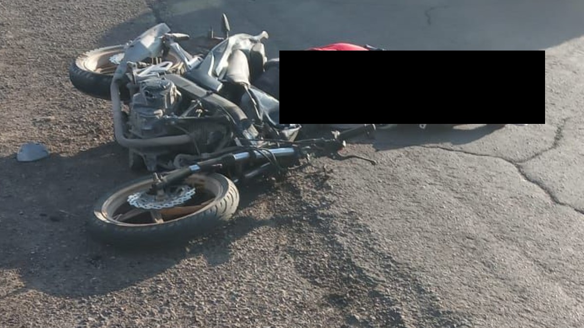 Un motociclista perdió la vida trágicamente la tarde de este jueves en la carretera federal que conecta Gómez Palacio con Francisco I. Madero. Un motociclista perdió la vida trágicamente la tarde de este jueves en la carretera federal que conecta Gómez Palacio con Francisco I. Madero.