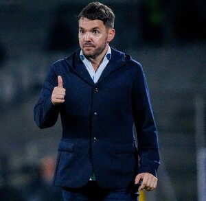 El Apertura 2025 nos regalará un encuentro lleno de historia y pasión. En la fecha 7, Chivas recibirá a Cruz Azul en el Estadio Akron