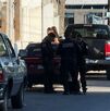 Al lugar acudieron paramédicos del CRUM y elementos de la Policía Municipal, quienes confirmaron el deceso al arribar a la vivienda sobre la avenida Central. Al lugar acudieron paramédicos del CRUM y elementos de la Policía Municipal, quienes confirmaron el deceso al arribar a la vivienda sobre la avenida Central.