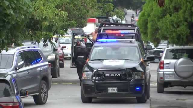 Tras ser hospitalizados por un enfrentamiento en Guadalupe, Nuevo León, un policía y el hombre que lo atacó recibieron este jueves el alta médica.