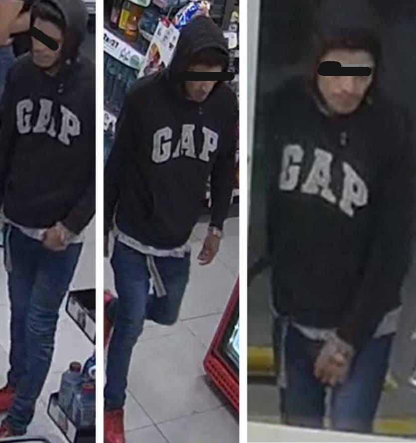 Un joven de 25 años fue detenido en El Salto, acusado de cometer más de 30 asaltos a tiendas Oxxo en el Área Metropolitana de Guadalajara. Un joven de 25 años fue detenido en El Salto, acusado de cometer más de 30 asaltos a tiendas Oxxo en el Área Metropolitana de Guadalajara.