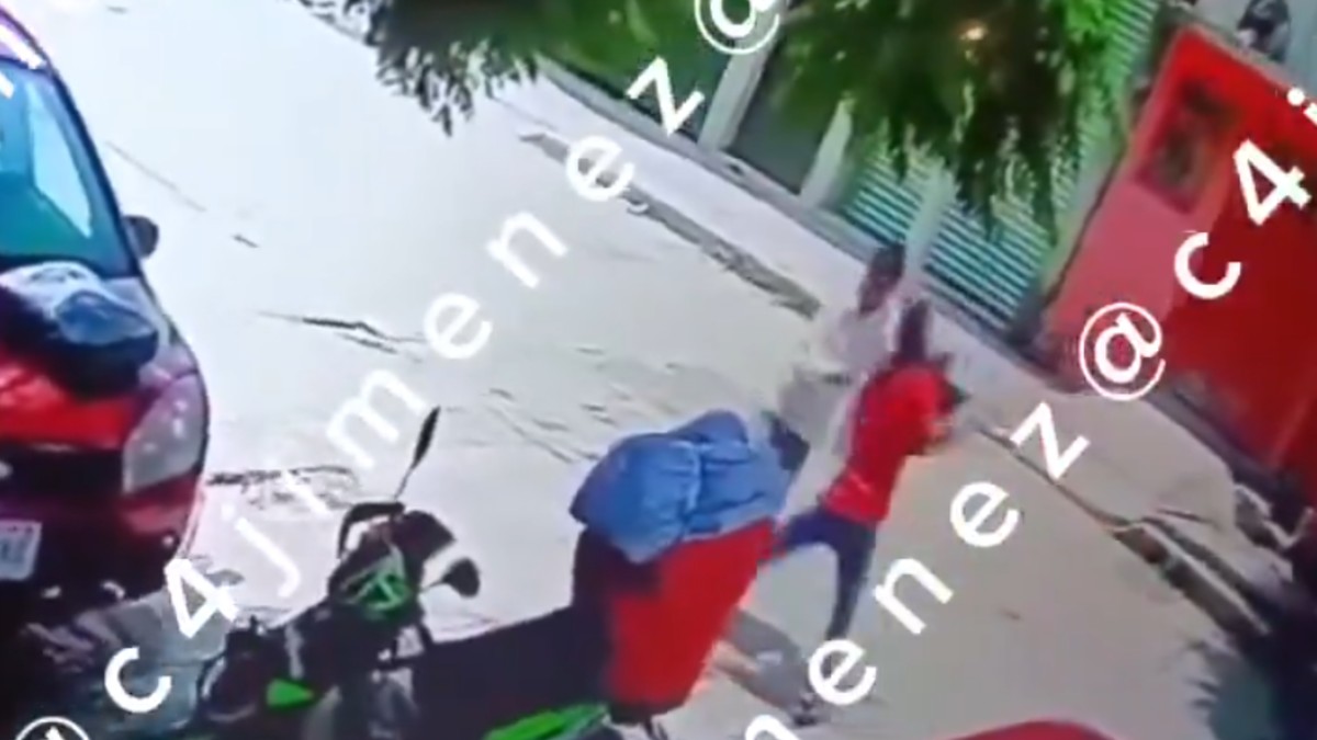 El hombre devolvió las pertenencias que había despojado