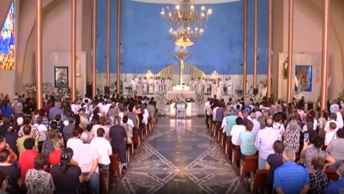 Multimedios Laguna realizó la cobertura de la misa fúnebre del padre Gerardo Zatarain García en la Parroquia de San José de Torreón, Coahuila. Multimedios Laguna realizó la cobertura de la misa fúnebre del padre Gerardo Zatarain García en la Parroquia de San José de Torreón, Coahuila.