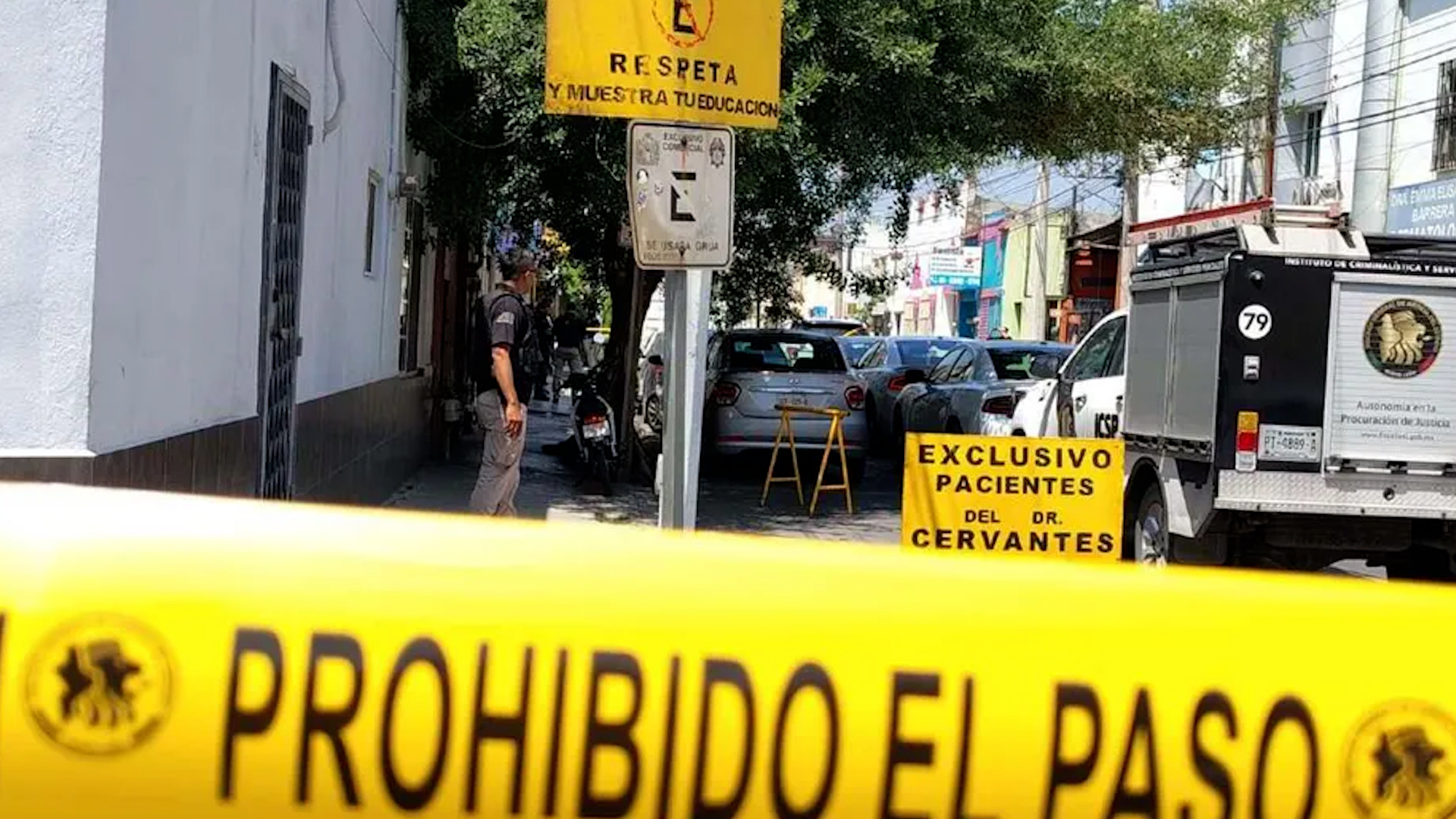 El operativo se llevó a cabo en un negocio denominado “Sueños Tour Monterrey”, ubicado sobre la calle Ruperto Martínez, en la zona centro.