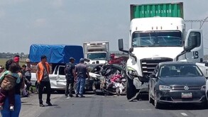 Los primeros reportes refieren que al menos 10 personas resultaron lesionadas