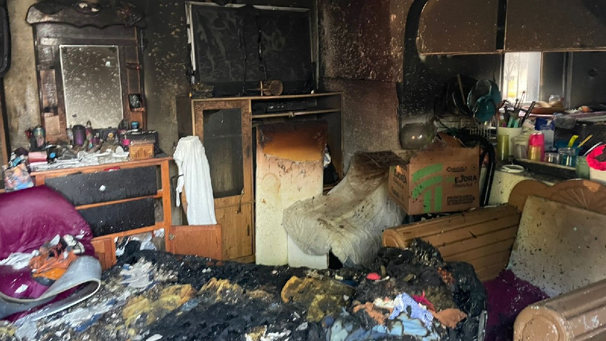 Así quedó la vivienda tras el incendio. Así quedó la vivienda tras el incendio.