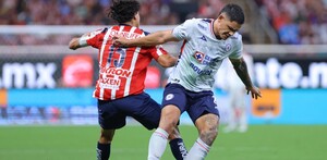 Cruz Azul derrotó a Chivas en el Estadio Akron.