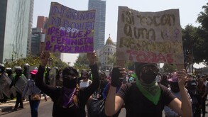 Giovanna denuncia que su madre la explotó sexualmente desde los 10 años; pide que no la dejen libre