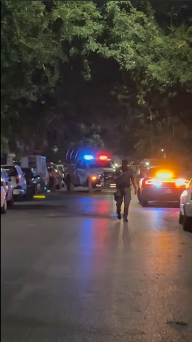 Un hombre fue asesinado frente a su familia dentro de una vecindad en la colonia Tijerina, en el municipio de Monterrey.