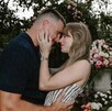 La propuesta de Travis Kelce a Taylor Swift no fue ostentosa, sino un momento privado y emotivo, según reveló el padre del jugador. La propuesta de Travis Kelce a Taylor Swift no fue ostentosa, sino un momento privado y emotivo, según reveló el padre del jugador.