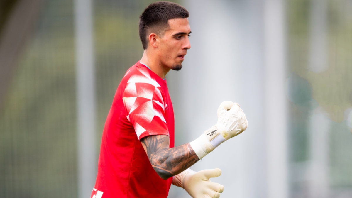 Álex, portero mexicano del Athletic Bilbao recibió tarjeta roja durante la fecha 3 contra Betis.