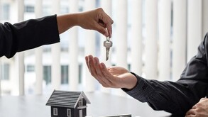 Ya sea por vivir más cerca del lugar de trabajo, independizarse o formar una familia, es un hecho que rentar es más fácil que comprar en la capital del calzado.