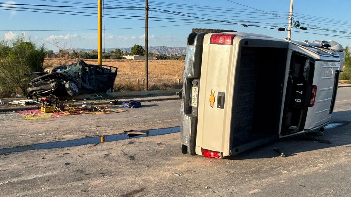 El accidente en la carretera Torreón-Matamoros dejó tres fallecidos, incluida una mujer embarazada; el presunto responsable será judicializado. El accidente en la carretera Torreón-Matamoros dejó tres fallecidos, incluida una mujer embarazada; el presunto responsable será judicializado.