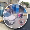 El menor tuvo que ser hospitalizado tras ser impactado por el conductor de una camioneta blanca, quien no se percató de su presencia debido a que estaba hincado El menor tuvo que ser hospitalizado tras ser impactado por el conductor de una camioneta blanca, quien no se percató de su presencia debido a que estaba hincado