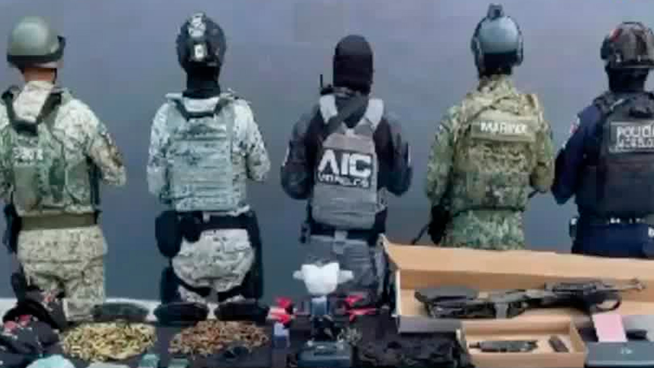 Un cateo en Jiutepec, Morelos permitió asegurar explosivos, armas de alto poder, un dron modificado y vehículos.