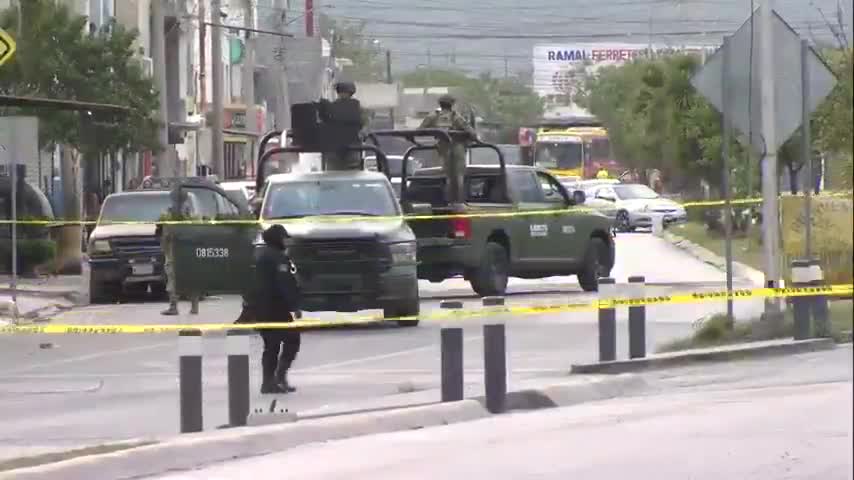 Una policía de Escobedo y su bebé fueron encontrados heridos en García tras ser secuestrados y arrojados de un auto en movimiento por su expareja.