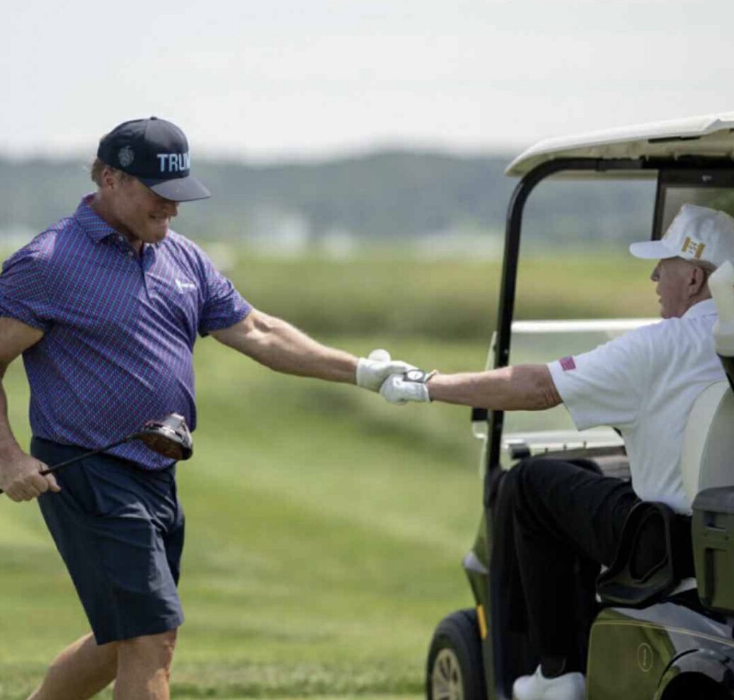 Donald Trump en carrito de Golf Donald Trump en carrito de Golf