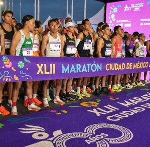 Los ganadores absolutos del Maratón de la Ciudad de México recibieron la cantidad de 50 mil dólares.