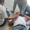 El joven ingresó al plantel y golpeó de manera brutal al subdirector mientras padres de familia hacían la limpieza en salones. El joven ingresó al plantel y golpeó de manera brutal al subdirector mientras padres de familia hacían la limpieza en salones.