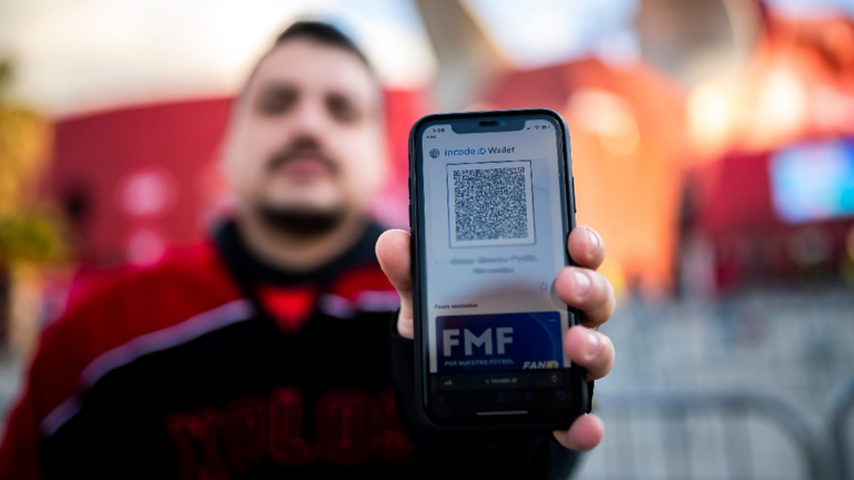Conoce aquí el paso a paso para tramitar tu Fan ID y evitar contratiempos al ingresar al Estadio Jalisco o Akron en partidos de Liga MX. Conoce aquí el paso a paso para tramitar tu Fan ID y evitar contratiempos al ingresar al Estadio Jalisco o Akron en partidos de Liga MX.