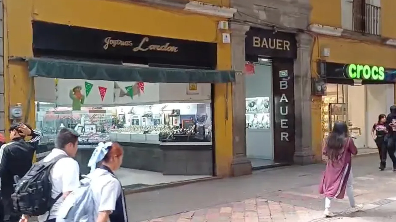 Tras un violento asalto a su casa en la capital de Puebla, murió el empresario joyero Efrén Rámirez Maldonado.