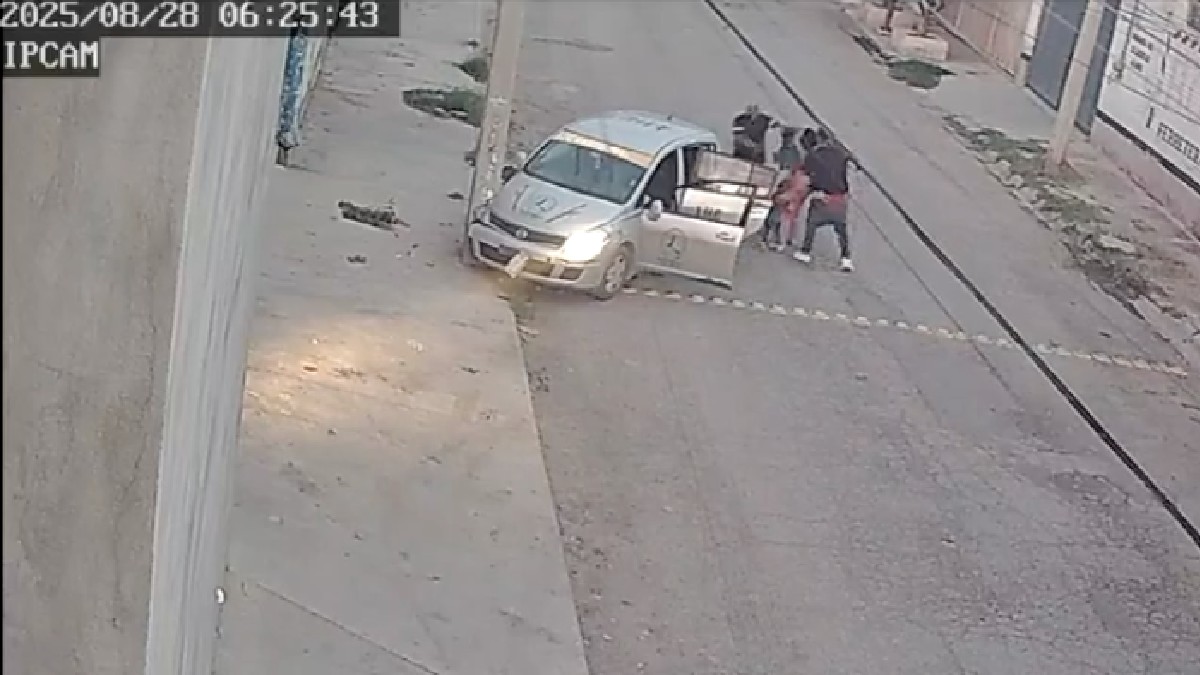 Un video que circula en redes sociales ha causado indignación al mostrar la brutal agresión de la que fue víctima un taxista de la tercera edad en Gómez Palacio Un video que circula en redes sociales ha causado indignación al mostrar la brutal agresión de la que fue víctima un taxista de la tercera edad en Gómez Palacio