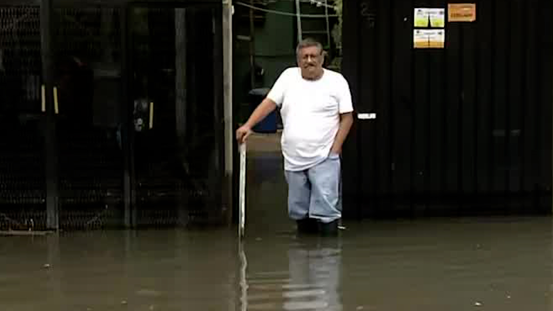 Una fuerte lluvia azotó varios puntos en la capital del país durante la madrugada del 02 de septiembre.