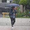Ciudadanos conducen por avenidas inundadas este 2 de septiembre.