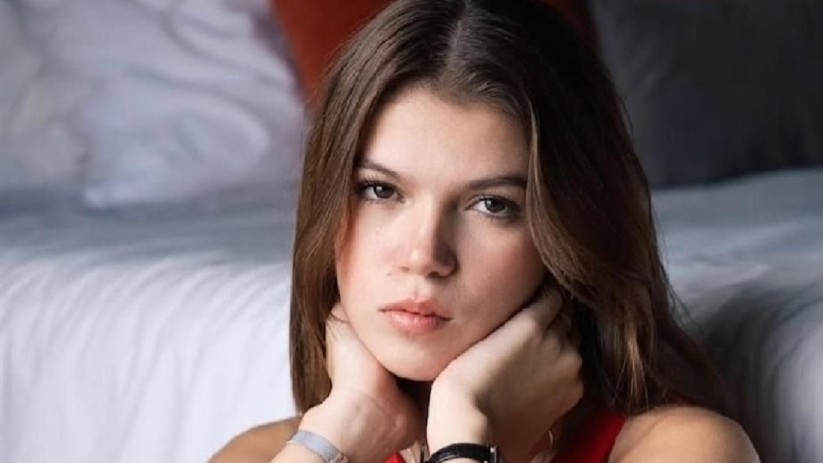 La modelo compartió por primera vez una foto del día del ataque, donde se le ve herida y con oxígeno, reviviendo el caso en redes sociales. La modelo compartió por primera vez una foto del día del ataque, donde se le ve herida y con oxígeno, reviviendo el caso en redes sociales.