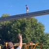 Un visitante de Hersheypark en EU rescató a un niño en parque de diversiones que deambulaba por las vías del monorriel, tras separarse de sus padres. Un visitante de Hersheypark en EU rescató a un niño en parque de diversiones que deambulaba por las vías del monorriel, tras separarse de sus padres.