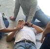 El joven ingresó al plantel y golpeó de manera brutal al subdirector mientras padres de familia hacían la limpieza en salones. El joven ingresó al plantel y golpeó de manera brutal al subdirector mientras padres de familia hacían la limpieza en salones.