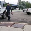 Tesorero municipal de Carácuaro fue asaltado en Morelia, Michoacán. Delincuentes armados le robaron 308 mil pesos en efectivo y huyeron.
