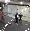 Los hechos fueron grabados por una cámara de seguridad que captó la detonación de un petardo en contra de la joven que era perseguida Los hechos fueron grabados por una cámara de seguridad que captó la detonación de un petardo en contra de la joven que era perseguida