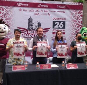 personas presentan un maratón personas presentan un maratón