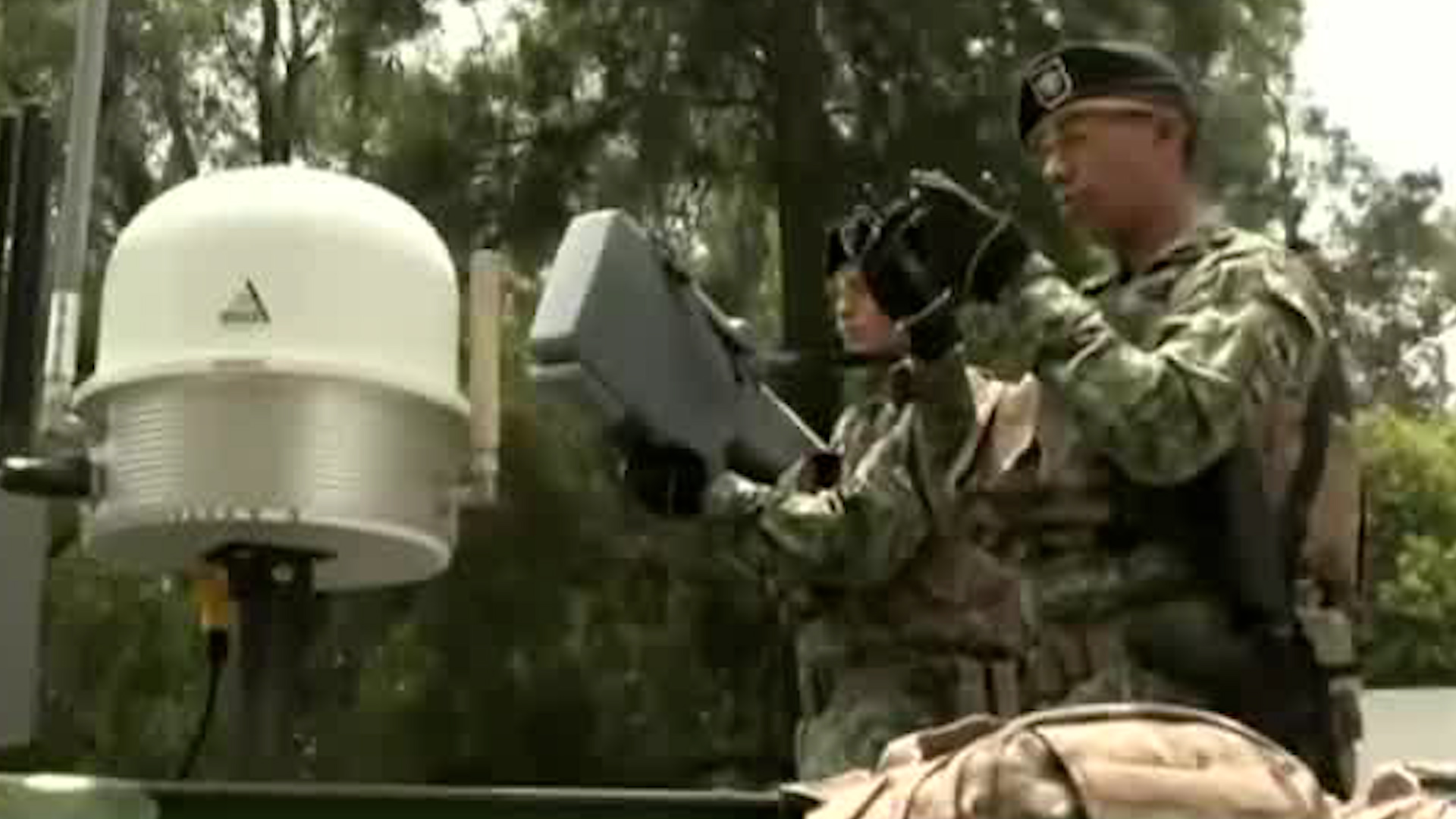 Gerónimo Gamboa, Teniente Coronel, asegura que se usarán inhibidores para derribar drones no registrados.