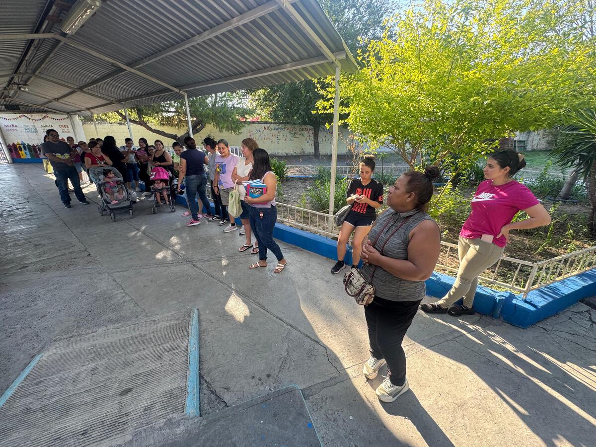 Más de 400 niños padecen la falta de energía eléctrica en una primaria de la colonia Unidad Laboral, en el municipio de San Nicolás de los Garza.