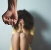 Los gritos alertaron a los residentes del sector, quienes intervinieron de inmediato para separar a la mujer del agresor. Los gritos alertaron a los residentes del sector, quienes intervinieron de inmediato para separar a la mujer del agresor.