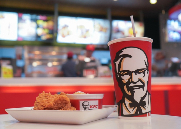 Telediario Media Joven comía gratis en KFC por un error en el sistema; consumió más de 30 mil dólares Telediario Media Joven comía gratis en KFC por un error en el sistema; consumió más de 30 mil dólares