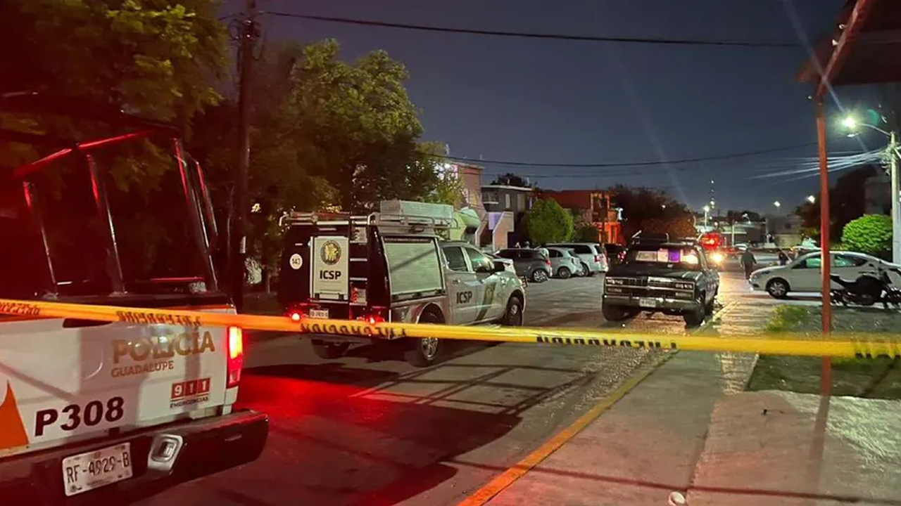 Un ataque armado en la colonia Tres Caminos, Guadalupe, Nuevo León, dejó dos personas muertas y un hombre herido.