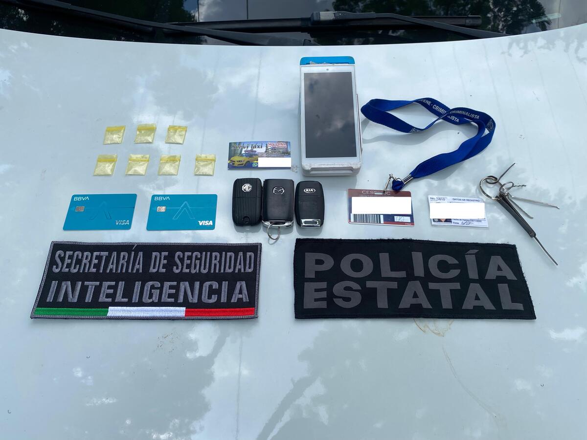 El hombre portaba llaves de diferentes autos y hasta una terminal bancaria